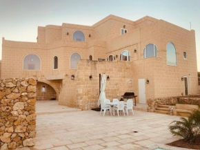 Farmhouse Villa in Gozo with large pool & garden